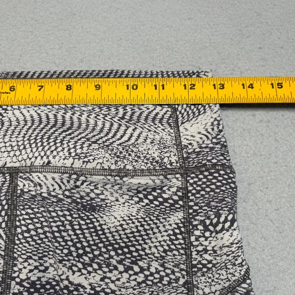 Lululemon Speed Up Short Women 8 Black White Snakeskin High Rise Athletic